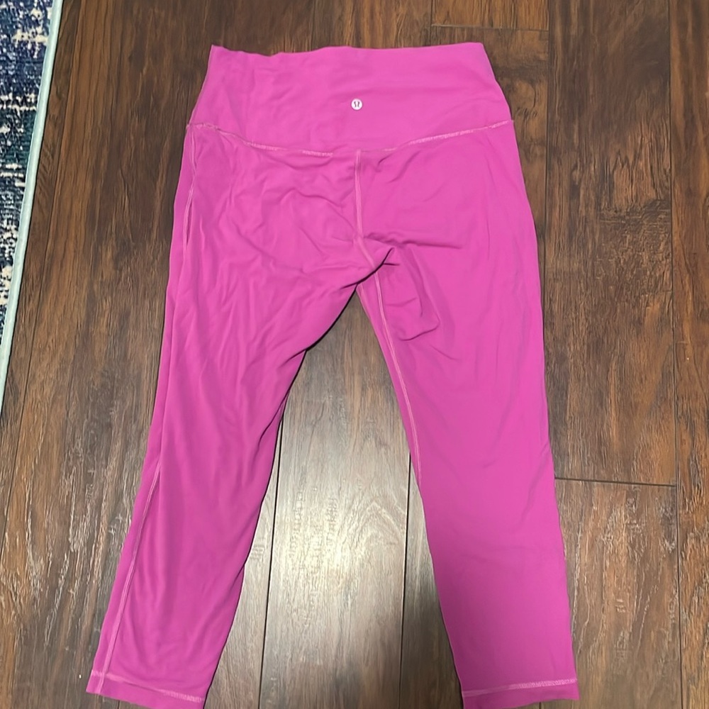 Lululemon Women’s Pink Align High-Rise Crop 23’’ with pockets , size 12